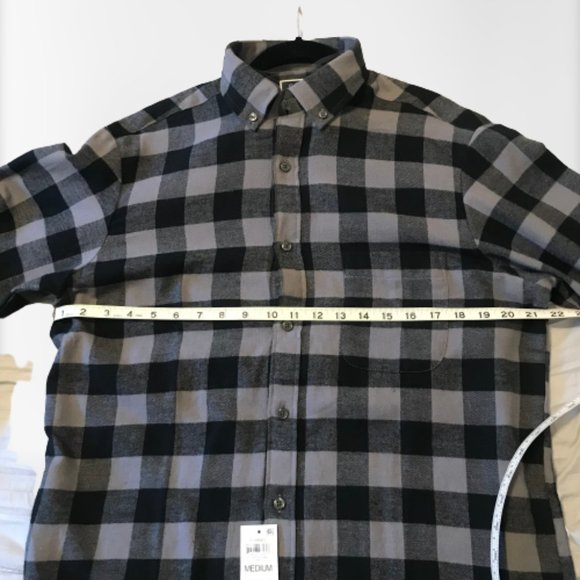 Club Room Grey and Black Plaid Men's Button Down Flannel Long Sleeve Shirt - Picture 4 of 9